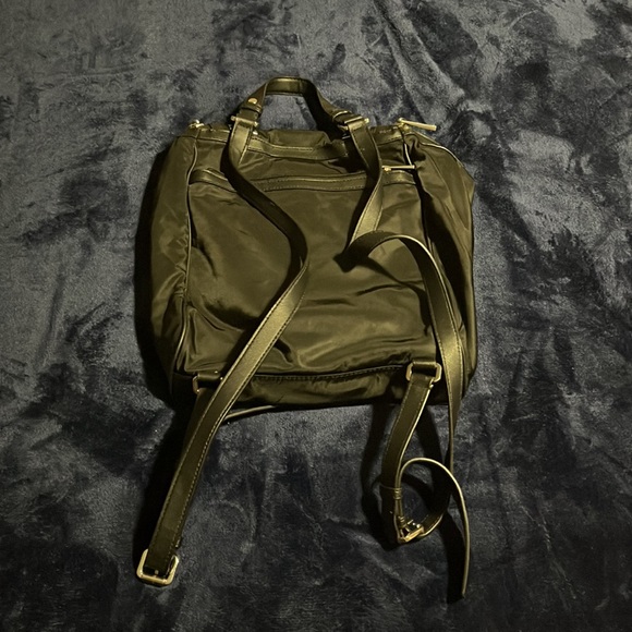 🛑 Michael Kors Nylon Backpack - Picture 4 of 6